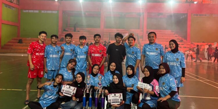Dari Dapur Ke Lapangan Futsal, SPPG Sukarasa 02 Angkat Piala Dua
