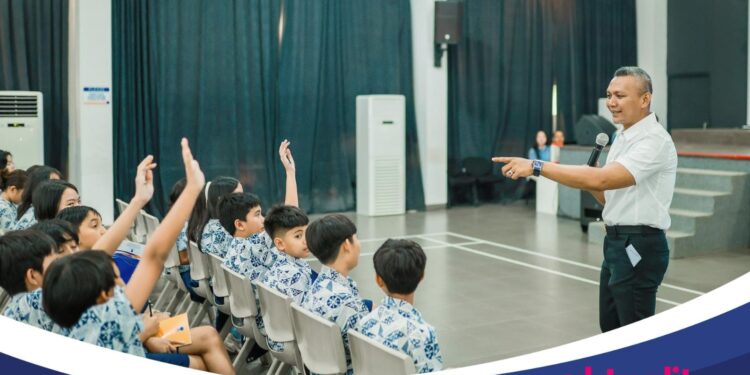 Wakil Wali Kota Bogor Kenalkan Ilmu Pemerintahan kepada Siswa Sekolah Bogor Raya